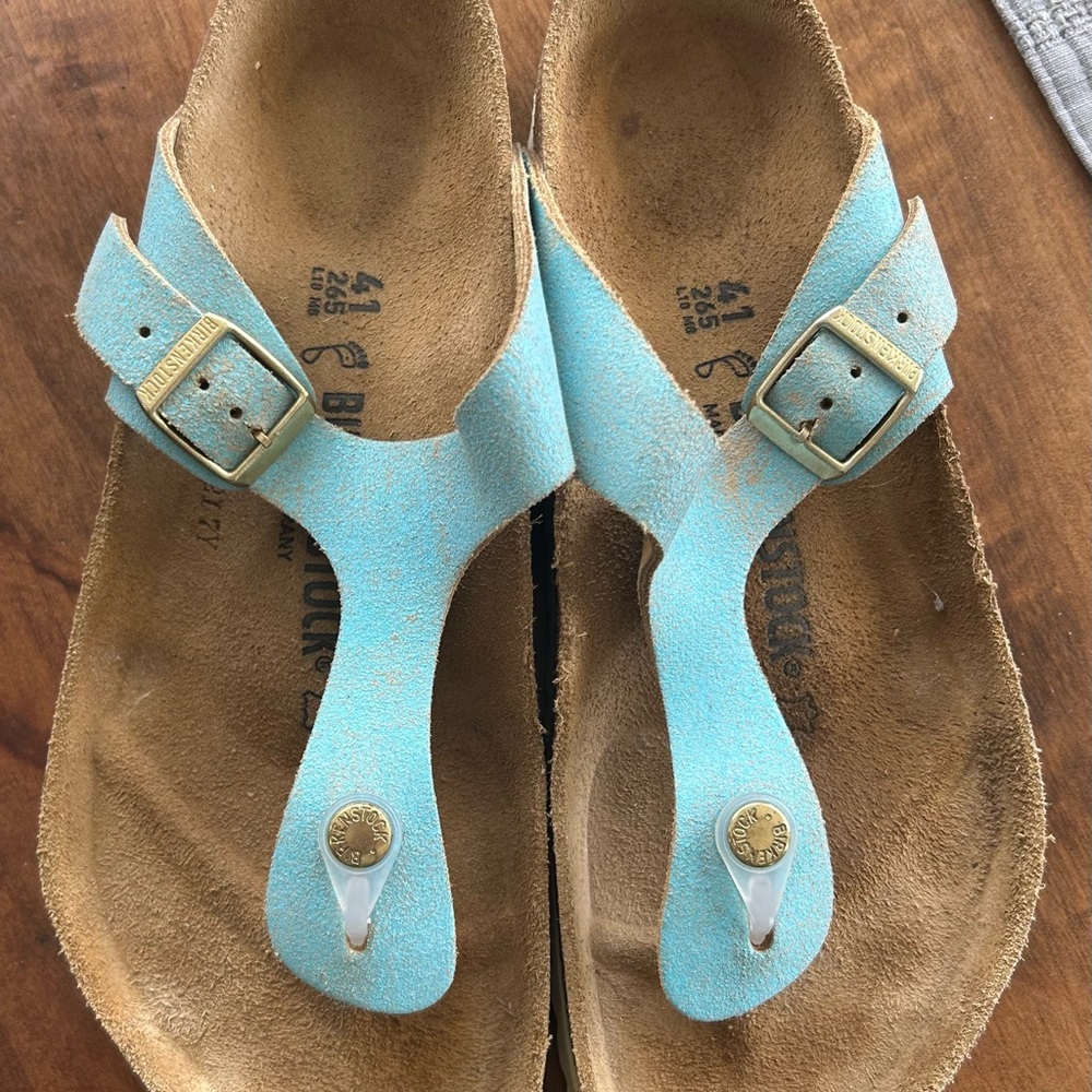 Woman’s Gizeh sandals